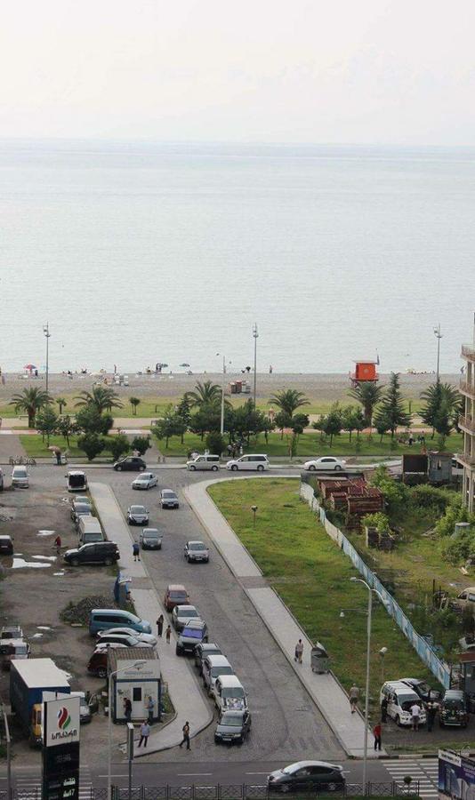 Flat Near The Mcdonald'S Apartment Batumi Ngoại thất bức ảnh